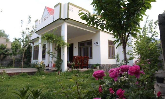 Skardu Apartment | Hussain Jan,s Cottage