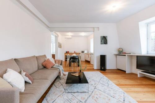 Ghent Apartment | Huswell - Central 'The Crown' apartment in Ghent