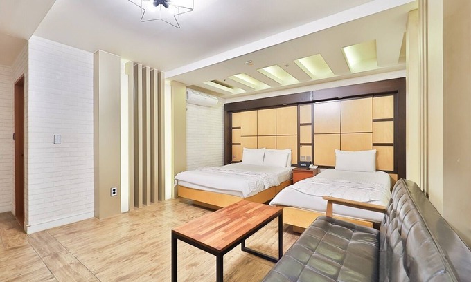 Buk-gu Hotel | hwamyeong sky hotel