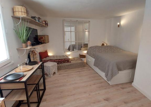 Hyeres City Centre Apartment | Hyères studio refait à neuf dans la cité médiévale