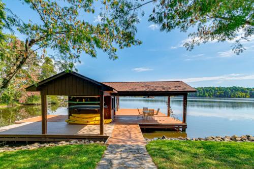 Semora House | Hyco Lake Escape with Deck and Dock Families Welcome!