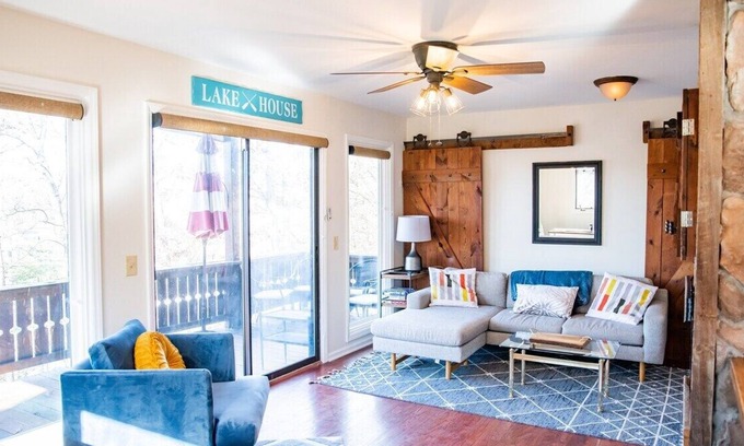 Leasburg House | Hyco Lake GEM on the Lake, incredible views!!