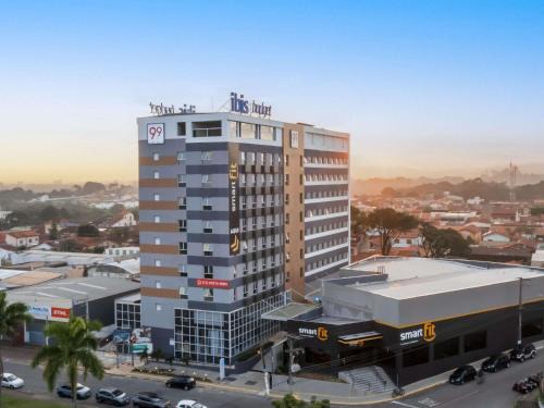 Pindamonhangaba Hotel | ibis budget Pindamonhangaba