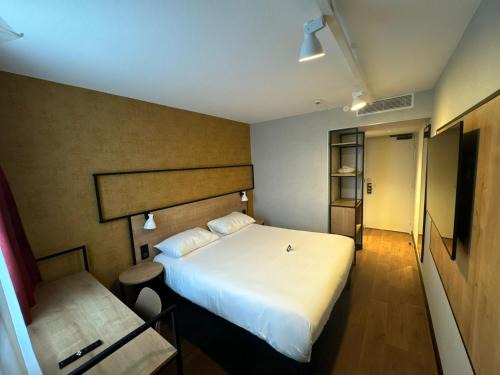 La Chapelle-Saint-Mesmin Hotel | Ibis Orleans La Chapelle Saint Mesmin