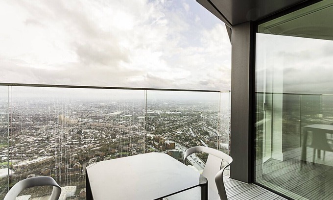 East Acton Apartment | Icon Tower Flat VIII
