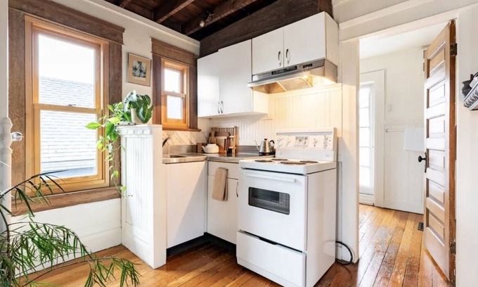 Downtown Eastside House | Iconic Historic Strathcona Home