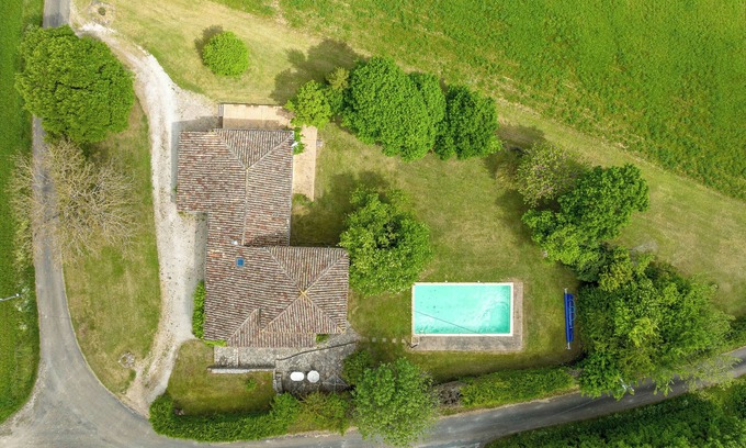 Saux Apartment | Idéal Pour Séjour Tranquille à 2 ou 3 Avec Piscine