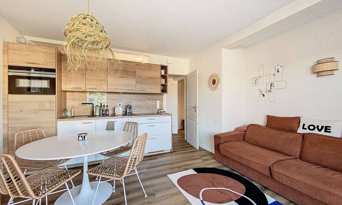 Stella-Plage Apartment | Ideal Beach T2 Cabin with Parking, Pets Allowed