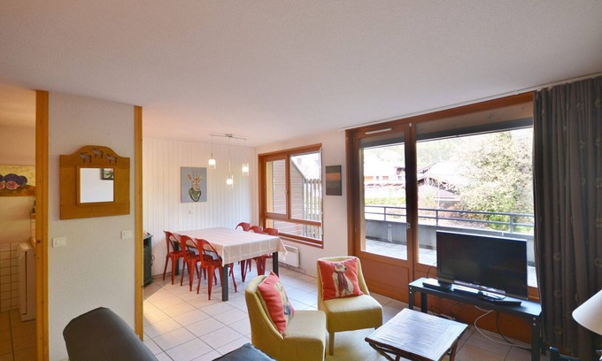 Morzine Apartment | Ideal Location: Central 1BR Apt, Sleeps 6, Near Ski School & Lifts, Large Terrace