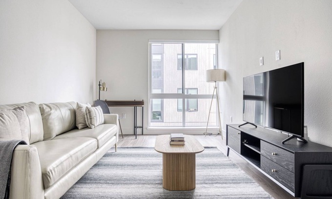 Mountain View Apartment | Ideal Mountain View 1BR w/Pool, Gym & W/D, near 280 & 101, by Blueground