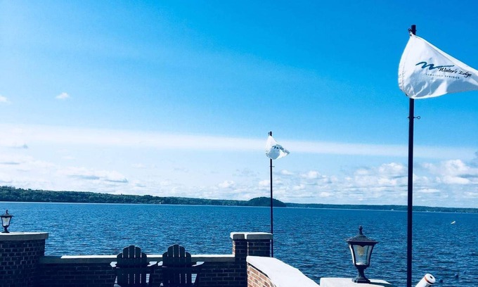 Saratoga Springs House | Ideal rental home for a historic Belmont