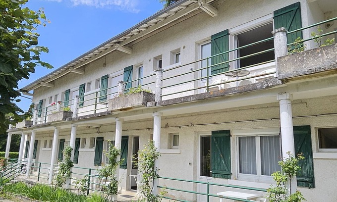 La Roche-Posay Apartment | Ideal studio between downtown and Thermal Baths with garden and WIFI