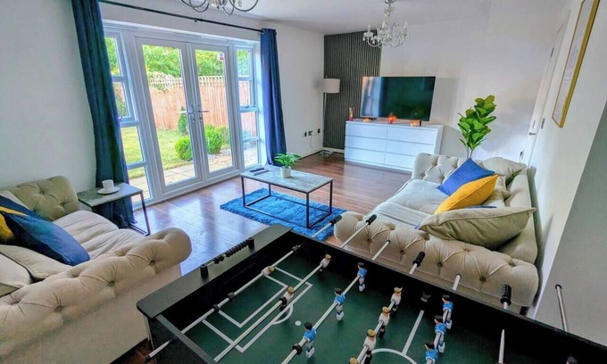 Manchester House | IdealForWorkStay|5Bedroom|PrvParking|FreeWifi|Discount
