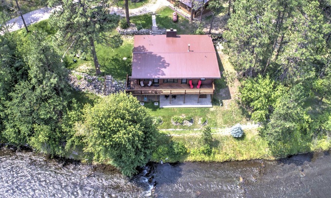 Rimrock House | Idle Rest Log Cabin on the Creek, Centrally Located for Black Hills Adventures