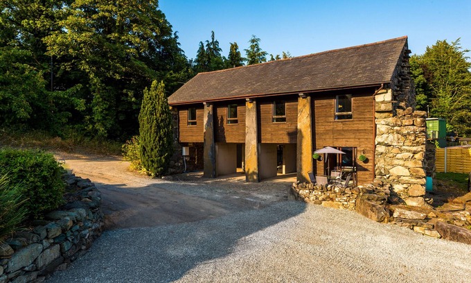 Dolgellau Cottage | IDRIS BARN, pet friendly, character holiday cottage in Dolgellau