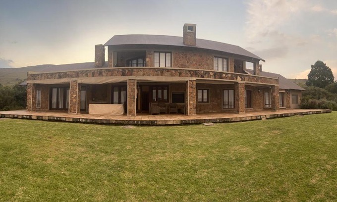 Dullstroom House | iDube Lodge Walkersons