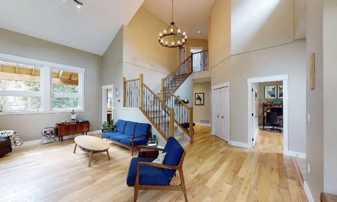 Brackendale House | Idyllic Brackendale Family Home w/ Hot Tub