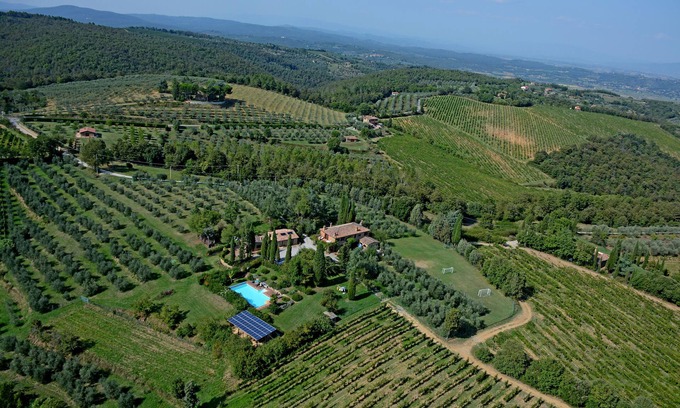 Sinalunga House | Idyllic guest house in Tuscan country house style with swimming pool