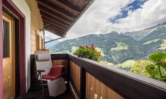 Moso in Passiria Apartment | Idyllic Holiday Apartment Hochwilde Jogglanderhof with Balcony