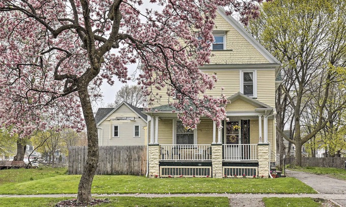 Rochester Apartment | Idyllic Rochester Apartment: 2 Miles to Downtown!
