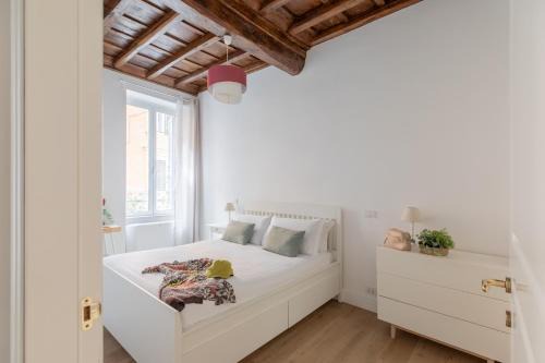Monti Apartment | iFlat Monti Charming & Cozy Apt by the Colosseum