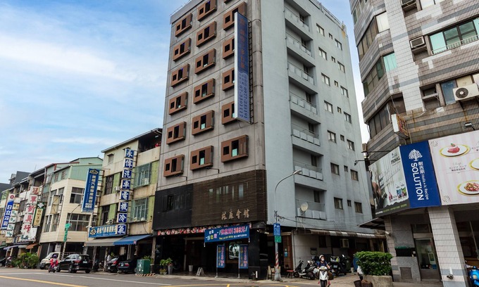 Kaohsiung City Centre House | IHI Sanduo Travel Hotel