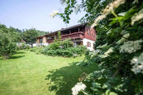 Stein Apartment | Ihr Rückzugsort im Allgäu Ferienwohnungen mit Herz & Aussicht
