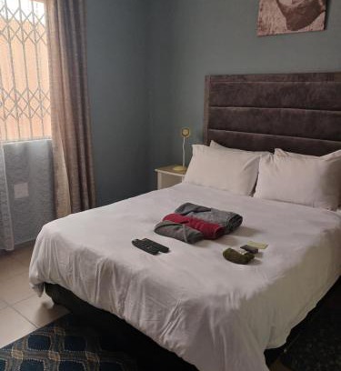 Nelson Mandela Bay Bed & Breakfast | Ikhayalam bed and breakfast