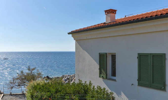 Campo nell'Elba Apartment | 'Il Quartiere Apartment Pianosa' with Sea View, Terrace & Wi-Fi