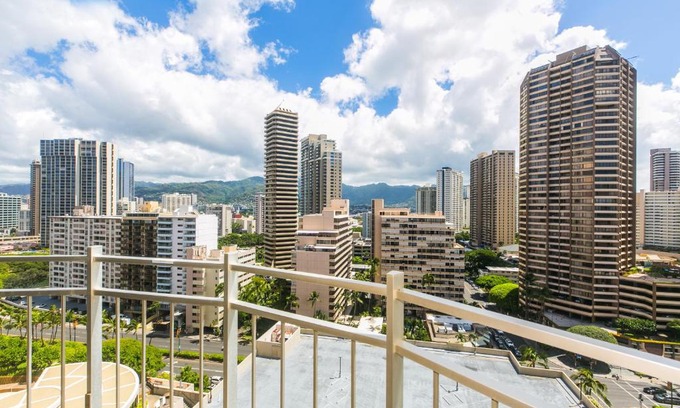 Waikiki Apartment | Ilikai Marina 1889 City View Studio