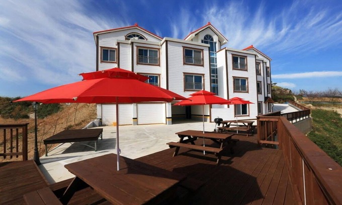 Pinari-gol House | Illua Pension