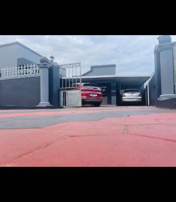 Esikhawini H House | Imbamfu guest house