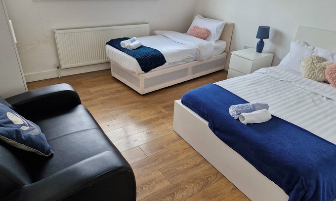 East Ham Apartment | Immaculate 1-Bed Apartment in London