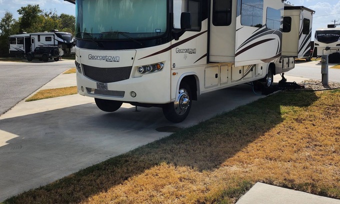 College Station House | Immaculate 2016 Georgetown Motorhome located in 12thPark RV Resort for game day