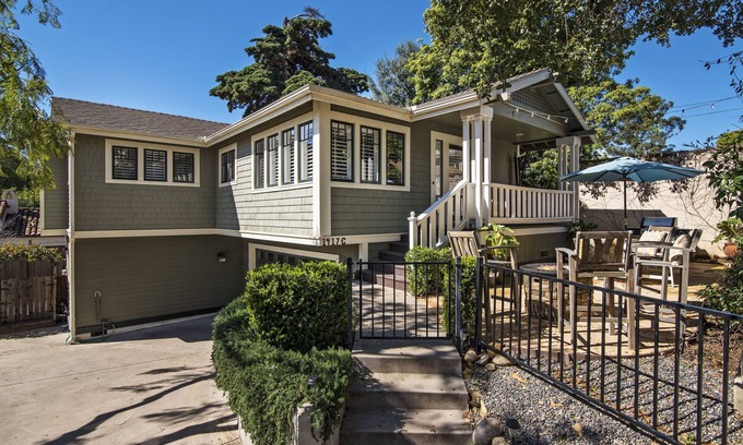 Upper East House | Immaculate, Move-in-Ready, Modern Craftsman Oasis, Ideal Walk Area, Long Term OK