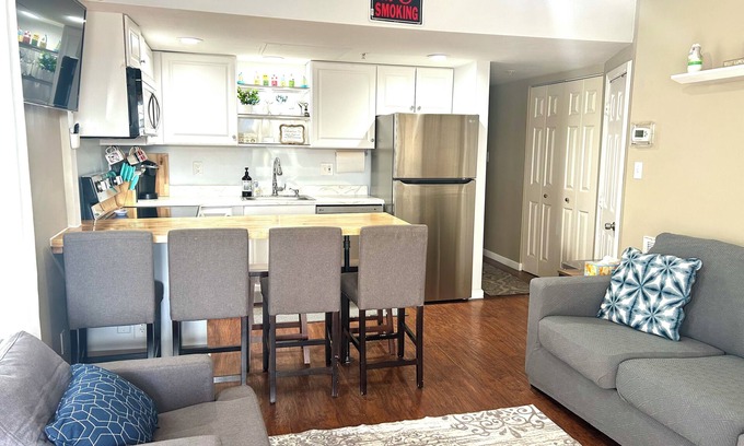 Midtown Ocean City Condo | Immaculate Oceanblock 2 Story Condo 3b 2ba (sleeps 9) Steps from beach