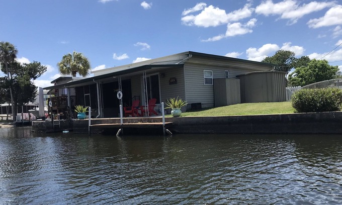 Homosassa Cottage | Immaculate Waterfront Cottage