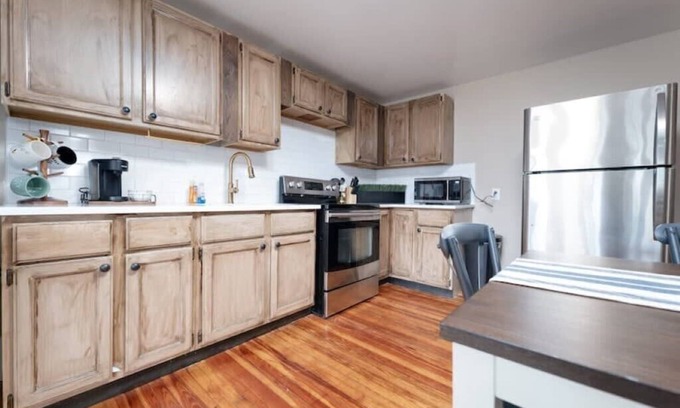 Southbank House | Impeccable Property with Pool