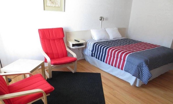 Grand Forks Hotel | Imperial Motel