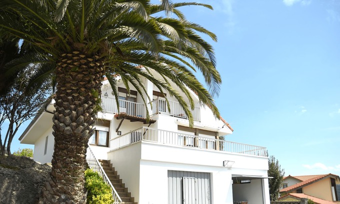 Bareyo Villa | Impressive House 5 minutes from the Beach with Views