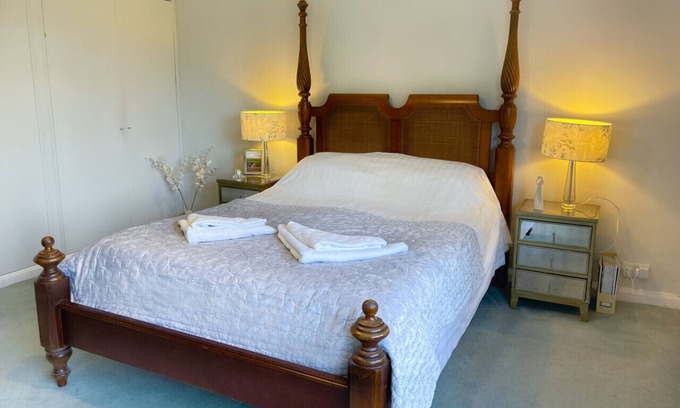 Cambridge House | Impressive large home 5 mins walk to Addenbrookes