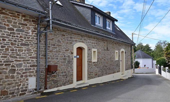 Larmor-Plage House | In a quiet village near the beaches