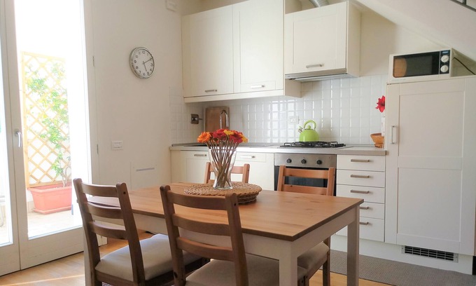 Careggi Rifredi Apartment | In Florence, sunny and beautiful two-story flat, well connected to the center