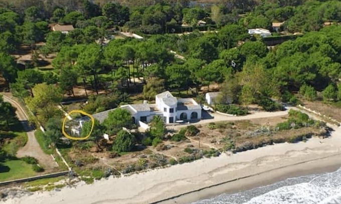 Biguglia House | In paradise, feet in the water
