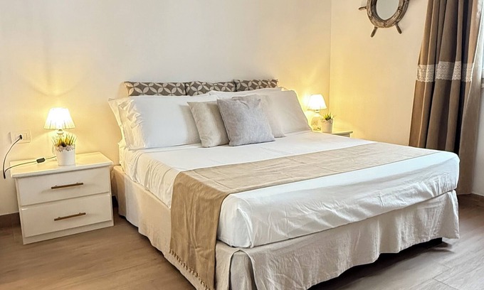 Torre San Giovanni House | In the center, perfect for groups or families. Just 5 minutes from the beaches.