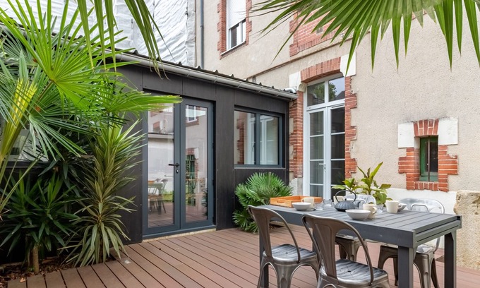 Canclaux Apartment | In the heart of the city, city-break for 8