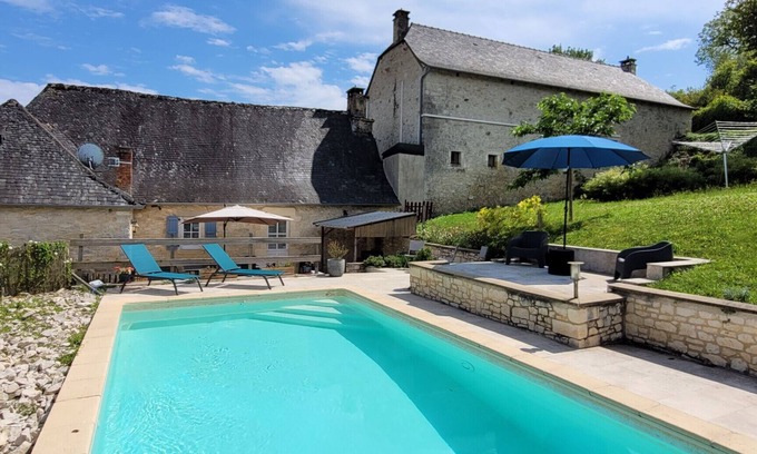 Coly Ski Chalet | In the heart of the village, house for 8 with pool