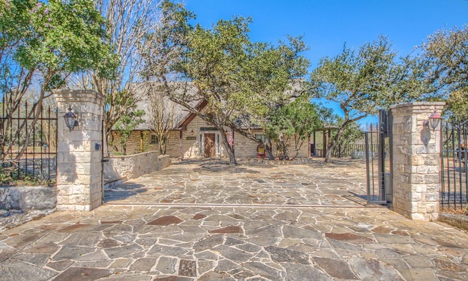 Canyon Lake House | In the mood for a breath-taking view? This home has all you could ask for!