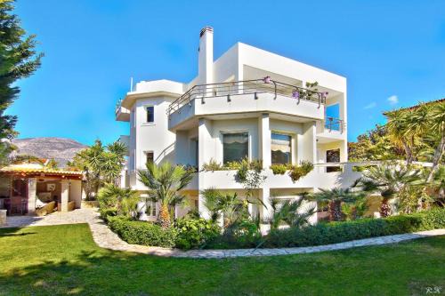 Lagonissi Villa | In White Villa