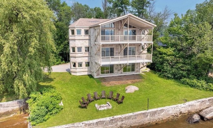 Saint-Augustin-de-Desmaures Ski Chalet | Incredible view | Château au bord du fleuve